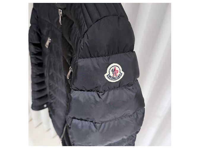 Moncler Amiot Short Down Jacket Black - view 6