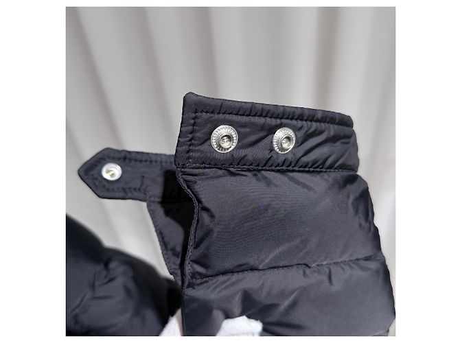 Moncler Amiot Short Down Jacket Black - view 7