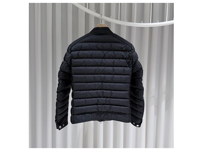 Moncler Amiot Short Down Jacket Black - view 8