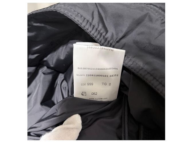 Moncler Amiot Short Down Jacket Black - view 9