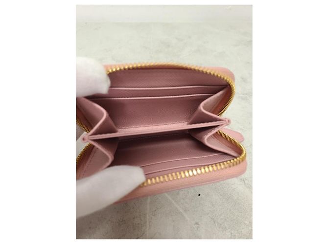 Prada Hellrosa Saffiano Kartenetui mit goldenem Metalllogo Pink - Ansicht 4