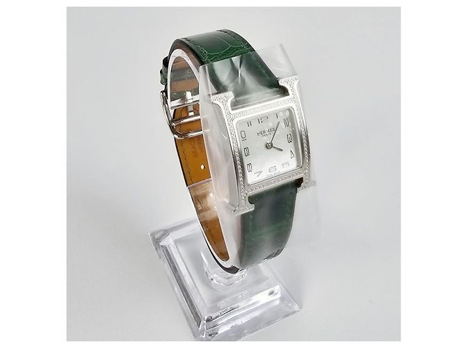 Hermès Relógio Heure para Mulher Modelo Pequeno Prateado com Diamantes e Pulseira de Alligator Verde - vista 4