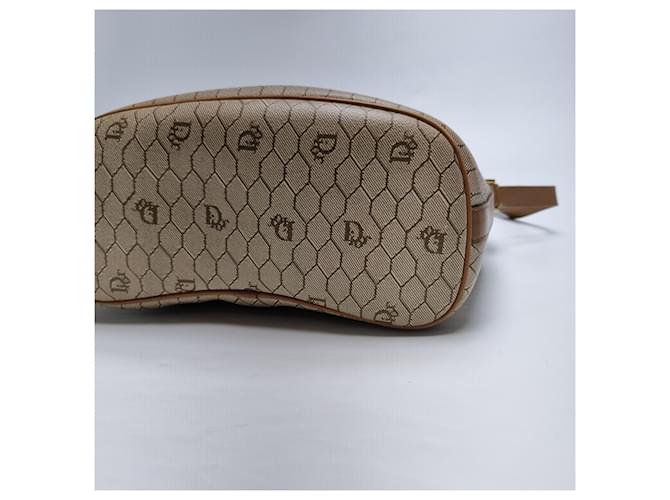 Dior Borsa a tracolla a secchiello Honeycomb Marrone - vista 17