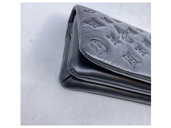 Louis Vuitton Bolso Bandolera Pochette Coussin Negro - vista 6