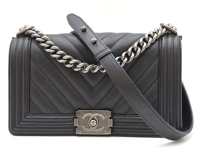 Chanel Borsa Boy Medium Caviar Chevron Black Series Nero - vista 4