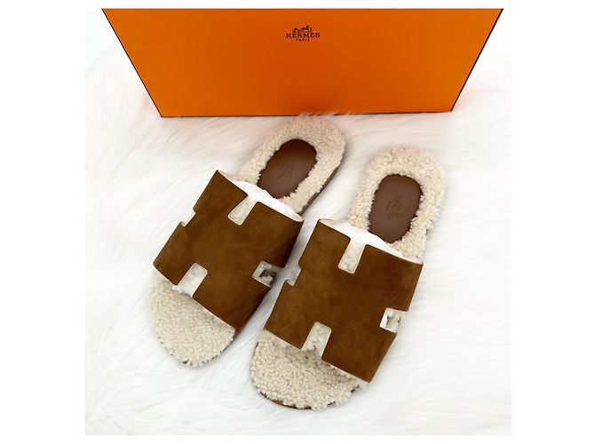 Hermès Sandali e pantofole in shearling Izmir Multicolore - vista 3