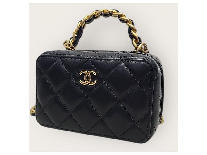 Vanity Chanel Mini bolsa de cosméticos de pele de cordeiro preta com alça de mão e corrente dourada com chip Preto - vista 2