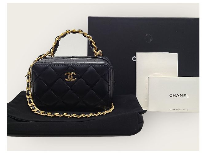 Vanity Chanel Mini bolsa de cosméticos de pele de cordeiro preta com alça de mão e corrente dourada com chip Preto - vista 7