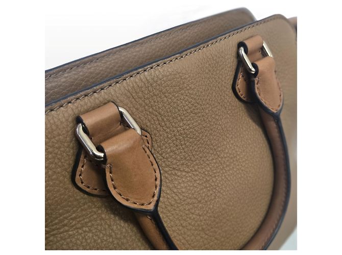 Burberry Bolsa de Ombro House Check Grain Small Banner Marrom - vista 3
