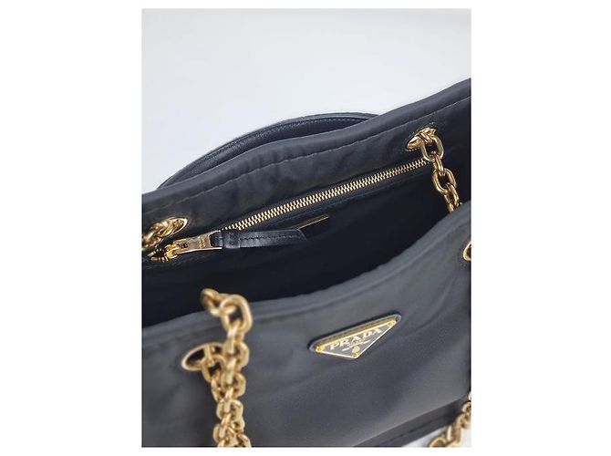 Tote Prada Bolsa de ombro acolchoada em Re-Nylon com corrente Preto - vista 14