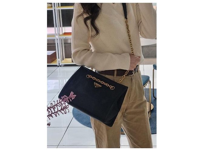 Tote Prada Bolsa de ombro acolchoada em Re-Nylon com corrente Preto - vista 18