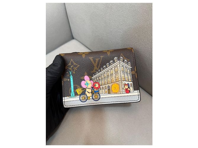 Louis Vuitton Cartera Monogram Vivienne Victorine Edición Limitada Naranja - vista 2