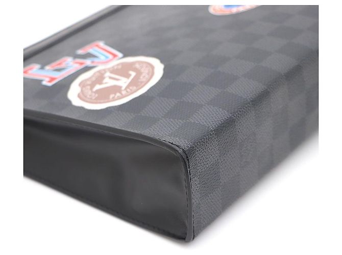 Louis Vuitton Damier Graphite LV League Pochette Voyage MM Clutch Nero - vista 5