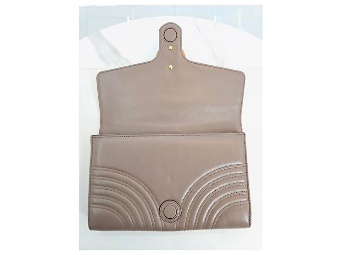 Gucci Clutch GG Marmont Matelassé Rosa Bege Marrom - vista 17