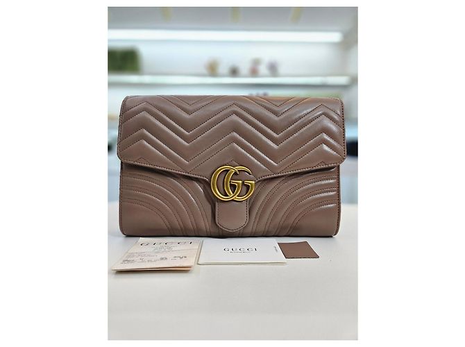 Gucci Clutch GG Marmont Matelassé Rosa Bege Marrom - vista 2
