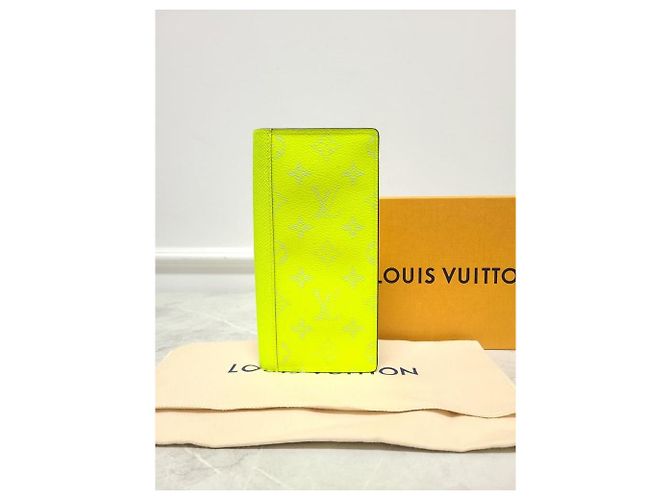 Louis Vuitton Lime Monogram Brazza Wallet Golden - view 6