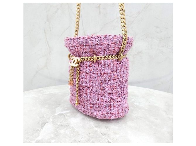 Chanel Borsa Bucket in Tweed Season con Logo CC Rosa - vista 2