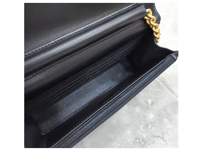 Chanel Mini borsa a tracolla Boy WOC in caviar nero con finiture dorate - vista 7