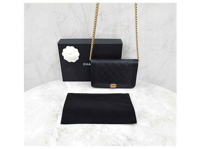 Chanel Mini borsa a tracolla Boy WOC in caviar nero con finiture dorate - vista 8