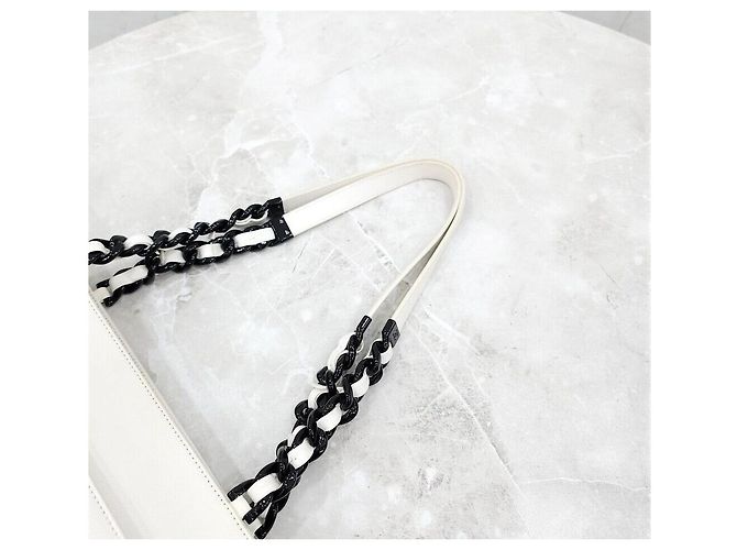 Chanel Borsa Shopper CC Logo White Caviar con catena Large Series Bianco - vista 4