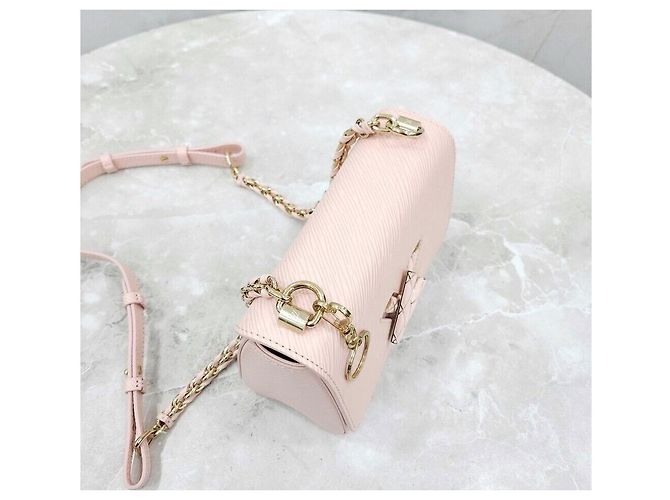 Louis Vuitton Borsa a tracolla Pink Epi Twist PM Rosa - vista 4