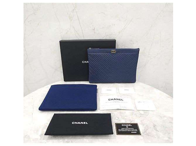 Chanel Clutch Chevron Boy New Medium Navy Silver Series Blu - vista 8