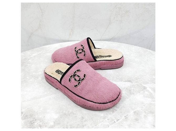 Chanel Mule in scamosciato e shearling con logo CC Rosa - vista 3