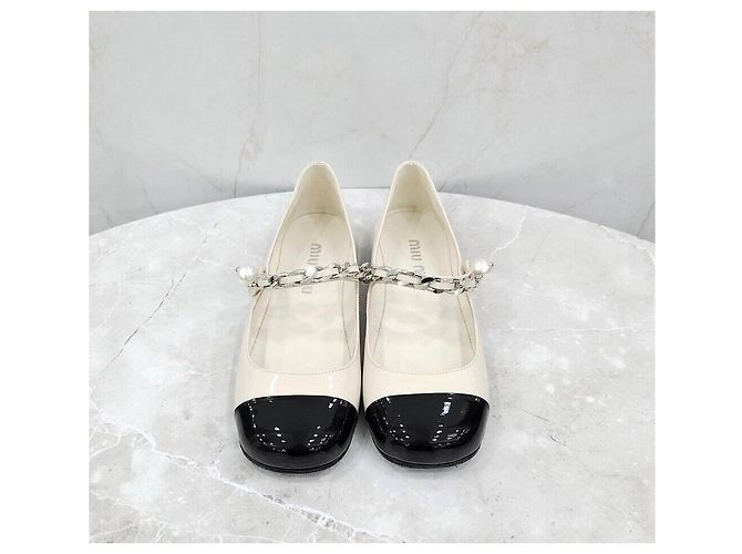 Miu Miu Weiße Lack-Ballerinas - Ansicht 2