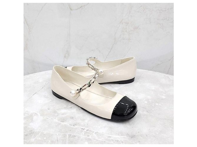 Miu Miu Weiße Lack-Ballerinas - Ansicht 3