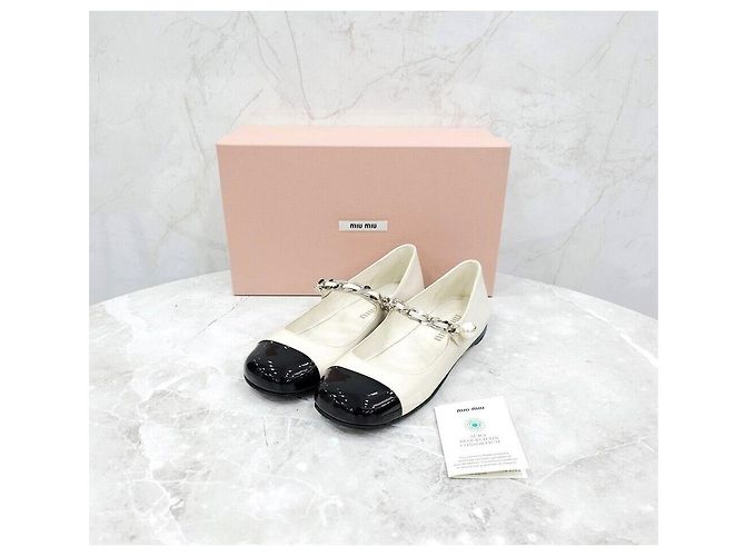 Miu Miu Weiße Lack-Ballerinas - Ansicht 8