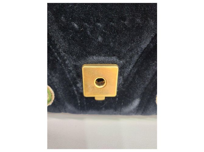Gucci Borsa a tracolla Marmont Medium Velvet LOVE Pearl Flora Nero - vista 19