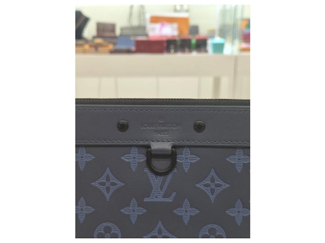 Louis Vuitton Pochette Discovery GM Clutch Blu - vista 16