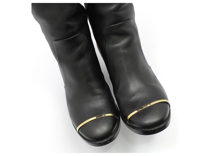 Chanel Mid Boots aus schwarzem Leder mit goldfarbenem CC-Logo - Ansicht 11