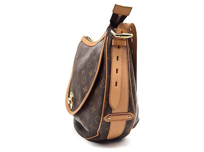 Louis Vuitton Monogram Toolroom GM Marrom - vista 2