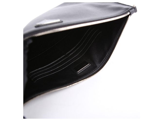 Prada Clutch in pelle Saffiano nera - vista 9