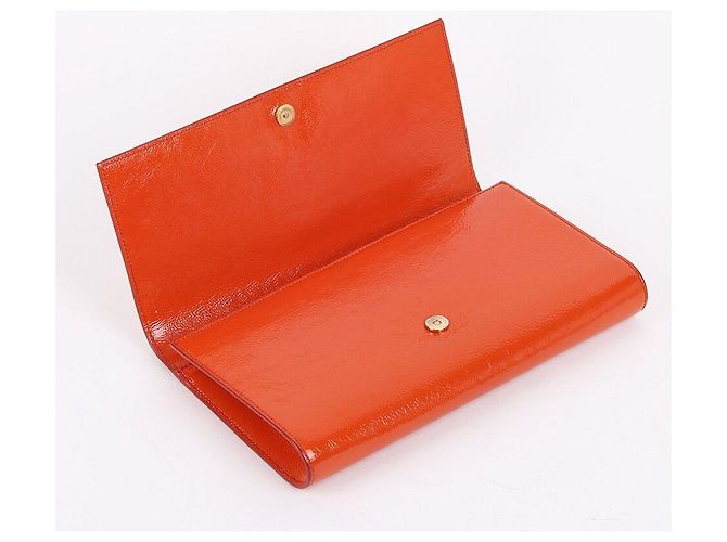 Saint Laurent Clutch Belle Du Jour in vernice arancione - vista 8