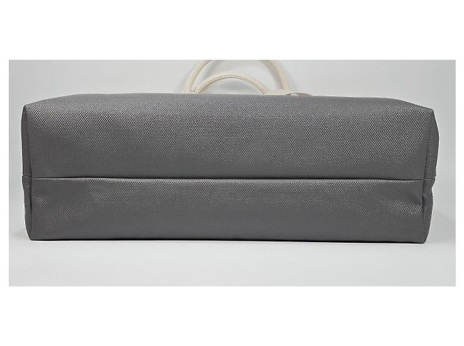 Gucci Sac cabas en toile avec détails embossés Marron - vue 8