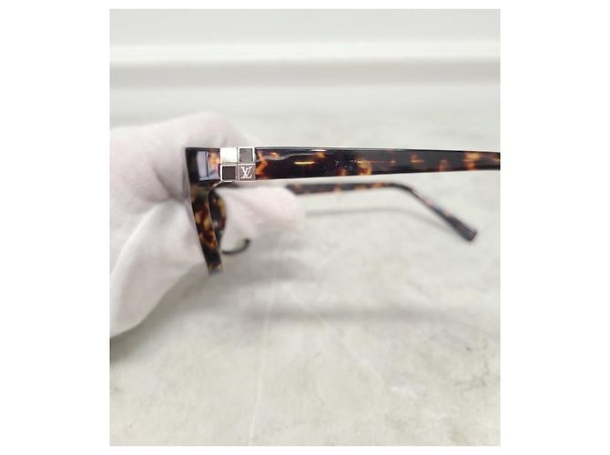 Louis Vuitton Occhiali da sole in acetato marrone con stampa leopardata e logo LV - vista 3