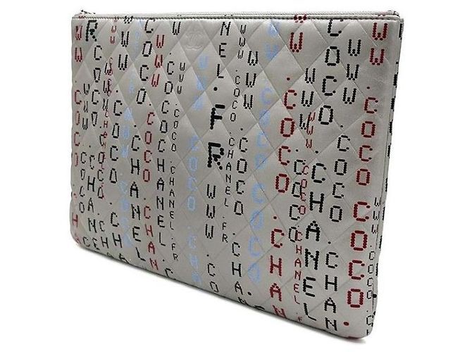 Chanel Clutch in agnello Typography Marrone - vista 2