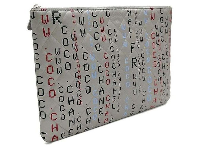 Chanel Clutch in agnello Typography Marrone - vista 3