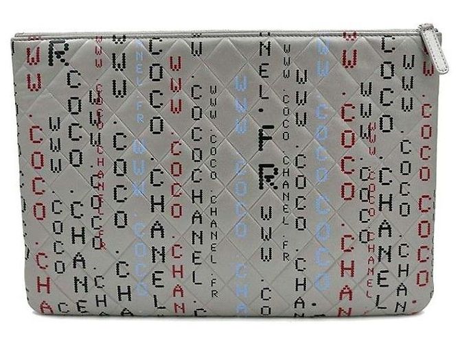 Chanel Clutch in agnello Typography Marrone - vista 4
