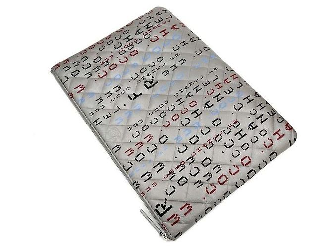 Chanel Clutch in agnello Typography Marrone - vista 5