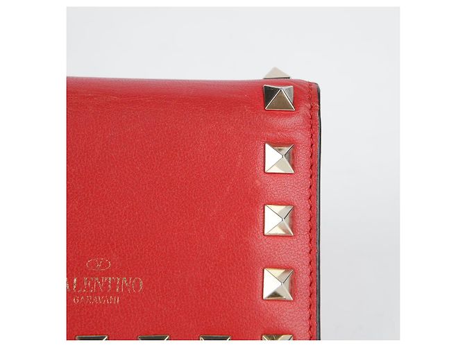Valentino Cartera compacta Rockstud en piel roja - vista 9