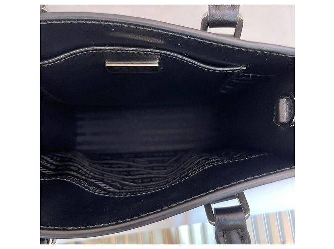 Prada Borsa a tracolla con logo triangolare ricamato Nero - vista 4