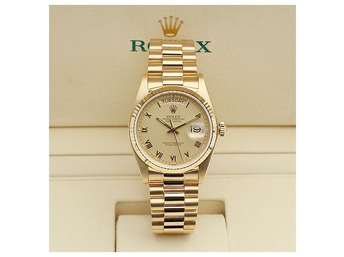 Rolex Orologio in oro da uomo Day-Date, quadrante romano oro champagne opaco D'oro - vista 2