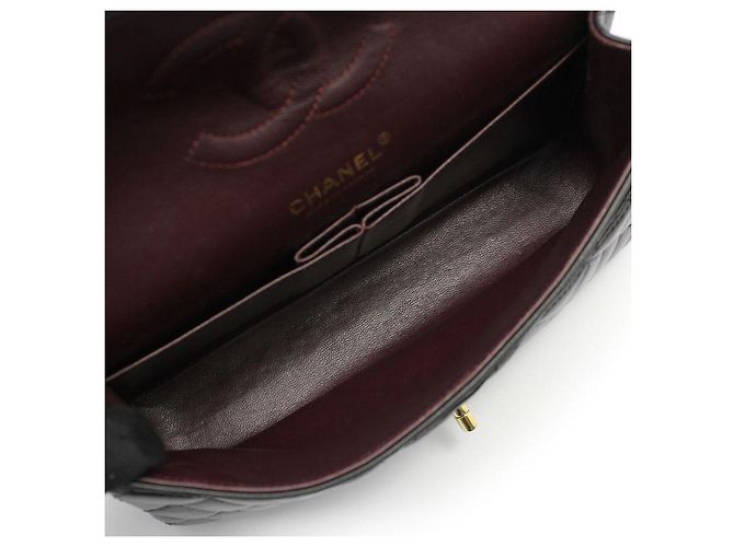 Chanel Borsa a Spalla Classic Medium in Pelle di Agnello Nera e Oro Nero - vista 11