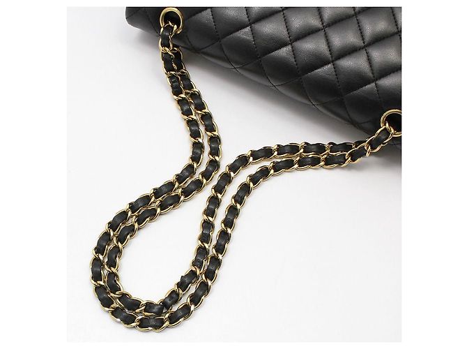 Chanel Borsa a Spalla Classic Medium in Pelle di Agnello Nera e Oro Nero - vista 6