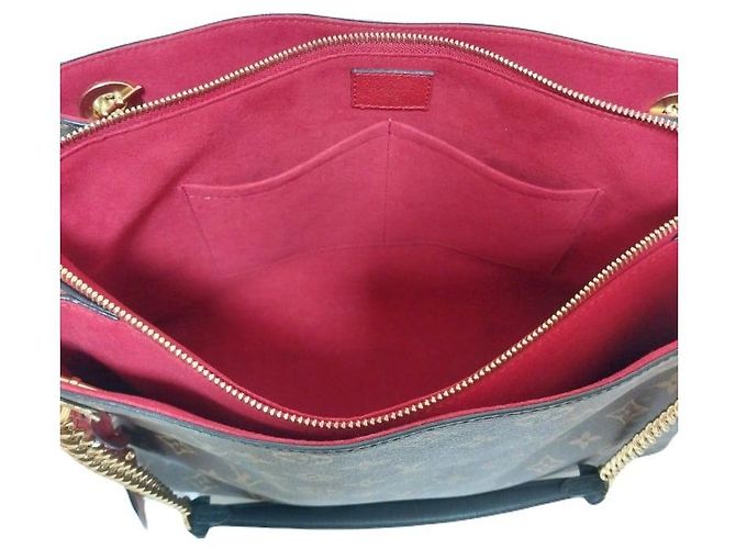 Louis Vuitton Borsa a Spalla Monogram Canvas Cherry Shiren MM Nero - vista 4