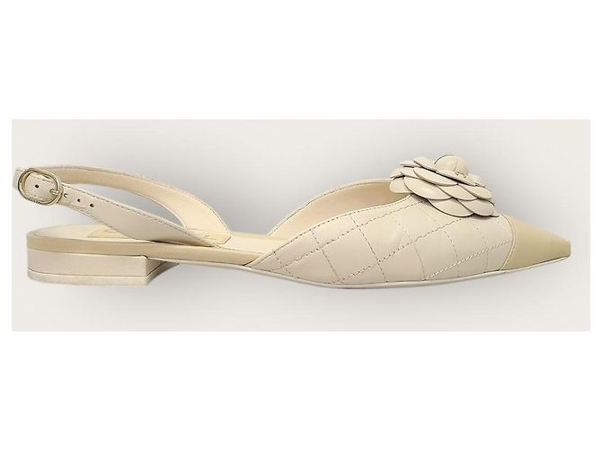 Chanel Slingback bicolore in agnello beige con camelia Marrone - vista 2
