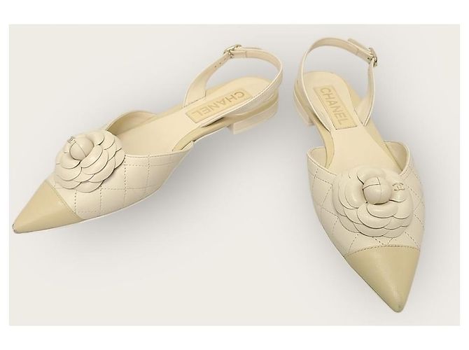 Chanel Slingback bicolore in agnello beige con camelia Marrone - vista 3